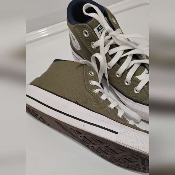 Converse sneakers Malden Street Mid Size Men's 8.5 womens 10.5 - Picture 2 of 4